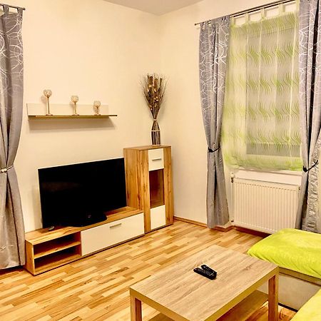 Burgblick Apartment- 60Qm, Kueche, Waschmaschine, Streamingdienste Seebenstein Extérieur photo